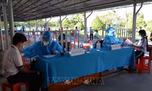 Nỗ lực kiểm soát dịch COVID-19 để khôi phục sản xuất, phát triển kinh tế