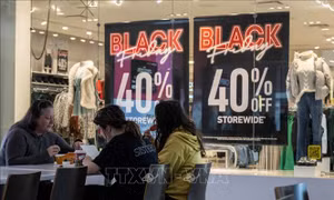 Doanh số bán hàng của Mỹ tăng 2,5% trong dịp Black Friday 