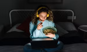 Ăn khuya có thể làm tăng nguy cơ rối loạn chuyển hóa