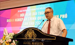 Doanh nghiệp TP Hồ Chí Minh lại 'than' vay vốn phải mua kèm bảo hiểm