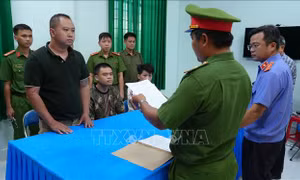 Xử lý hình sự nhóm gây rối, đập kính ô tô vì nghi quỵt tiền sầu riêng