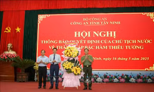 Công bố Quyết định thăng cấp bậc hàm Thiếu tướng cho Giám đốc Công an tỉnh Tây Ninh