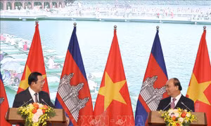 Thủ tướng Nguyễn Xuân Phúc và Thủ tướng Campuchia Hun Sen họp báo quốc tế
