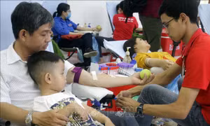 Ngày hội hiến máu tình nguyện 'Sắc đỏ Tây Đô'