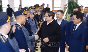 Thủ tướng kiểm tra công tác phục vụ dịp Tết của ngành đường sắt và Bệnh viện Phổi Trung ương