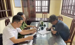 Xử phạt một đối tượng chia sẻ thông tin sai sự thật