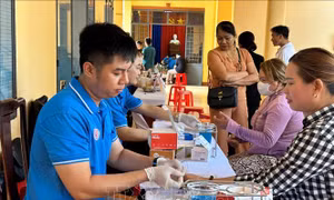 Hàng trăm 'trái tim hồng' tại Đồng Nai chung tay hiến máu cứu người