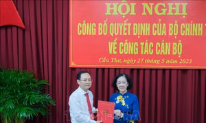 Phó Bí thư Thành ủy TP Hồ Chí Minh Nguyễn Văn Hiếu giữ chức Bí thư Thành ủy Cần Thơ