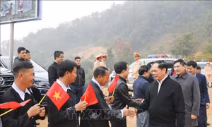 Phó Thủ tướng Bùi Thanh Sơn dự lễ đóng điện tại Mường Ảng, Điện Biên