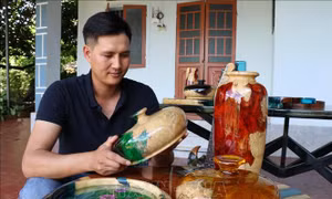 Nghệ thuật Wood Resin của chàng trai phố núi