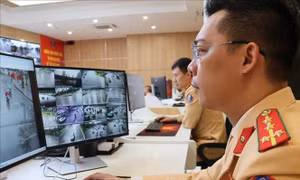 'Làn sóng xanh' 48km và bước tiến số hóa Cảnh sát giao thông Hà Nội