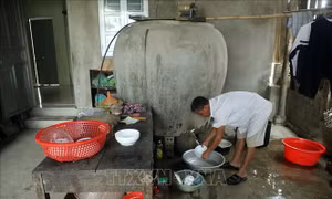 Người dân xã điểm nông thôn mới thiếu nước sạch sinh hoạt