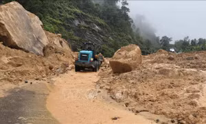 Mưa lũ miền Trung - Tây Nguyên: Vẫn còn 15 vị trí bị ách tắc
