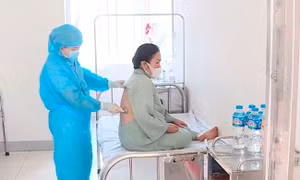 Số ca mắc COVID-19 cao nhất trong hơn nửa năm qua