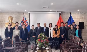Việt - Lào quyết tâm giữ vững truyền thống tương thân tương ái