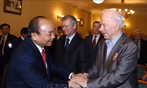 Thủ tướng gặp gỡ Hội hữu nghị Nga - Việt và Hội Cựu chiến binh Nga thời chiến tranh tại Việt Nam