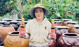 Giữ hồn quê trong từng giọt nước mắm cá linh