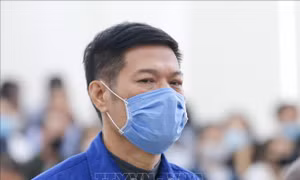 Xét xử vụ án tại CDC Hà Nội: Bị cáo Nguyễn Nhật Cảm bị tuyên phạt 10 năm tù