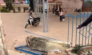 Yêu cầu điều tra vụ đổ cổng trường làm một học sinh tử vong