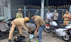 'Người bán rau' vận chuyển hơn 16 kg nghi cần sa