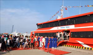 Bình Thuận đưa vào khai thác tàu cao tốc hai thân lớn