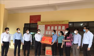 Bí thư Thành ủy Hà Nội: Đông Anh là điểm sáng trong phòng, chống dịch COVID-19