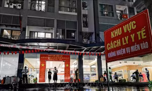 Cách ly y tế tòa Park 9 - Khu đô thị Times City do có ca dương tính SARS-CoV-2