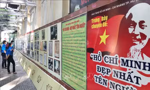 Triển lãm ảnh 'Hồ Chí Minh - Đẹp nhất tên Người'