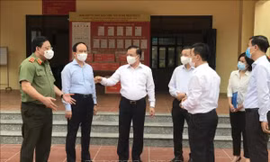 Bí thư Thành ủy Hà Nội Đinh Tiến Dũng yêu cầu siết chặt kỷ cương, kỷ luật phòng dịch