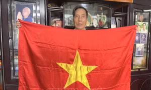 Người may 'niềm tin chiến thắng'