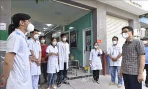'Chiến sỹ áo trắng' ở Quận 7, TP Hồ Chí Minh: 'Một người chiến đấu bằng mười'
