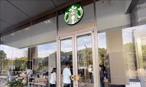 Starbucks cân nhắc điều chỉnh hoạt động kinh doanh tại Trung Quốc