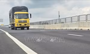 Sớm khắc phục sụt lún trên tuyến cao tốc Cần Thơ - Cà Mau