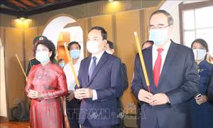 Lãnh đạo TP Hồ Chí Minh dâng hương tưởng niệm Chủ tịch Tôn Đức Thắng
