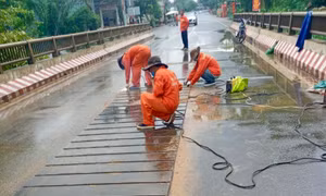 Khẩn trương khắc phục hư hỏng mặt cầu An Viễn