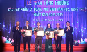 Tặng thưởng 15 tác phẩm lý luận, phê bình văn học, nghệ thuật xuất sắc năm 2019