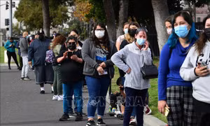 Mỹ: California cân nhắc bắt buộc đeo khẩu trang trở lại để phòng dịch COVID-19
