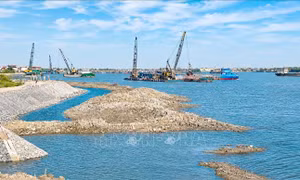 Dựng 'lá chắn' cho tàu cá Bắc sông Gianh trước mùa mưa bão