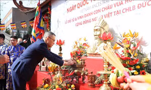 Nét đẹp văn hóa thể hiện sự tôn kính với những bậc tiền nhân khai quốc