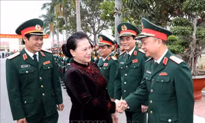 Chủ tịch Quốc hội thăm, làm việc với Bộ Tư lệnh Quân khu 3