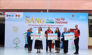 Chương trình tình nguyện mùa Đông đến với thiếu nhi vùng khó Đắk Lắk
