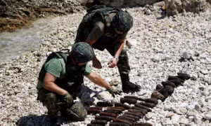 Những nguy cơ tiềm ẩn dưới đáy vùng biển thơ mộng của Albania