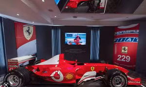 'Chiến mã' của Michael Schumacher được bán với giá hơn 13 triệu USD