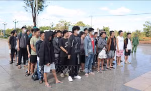 Tiếp nhận 63 công dân Việt Nam do Campuchia trao trả
