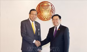 Chủ tịch Quốc hội Vương Đình Huệ hội kiến Chủ tịch Thượng viện Thái Lan