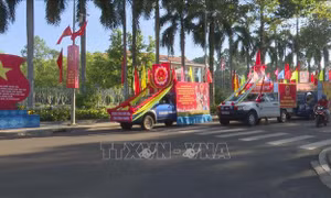 Triển lãm tranh cổ động tấm lớn tuyên truyền bầu cử tại Bình Phước
