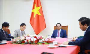 Thủ tướng Phạm Minh Chính điện đàm với Thủ tướng Malaysia