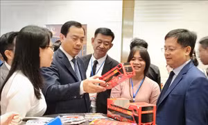 Kết nối du lịch Huế: Làm mới, độc đáo hóa sản phẩm du lịch liên kết miền Trung