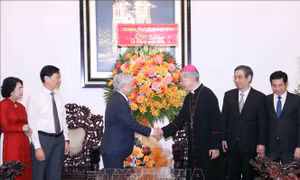 Lãnh đạo Đảng, Nhà nước, Ủy ban MTTQ Việt Nam chúc mừng Giáng sinh tại TP Hồ Chí Minh
