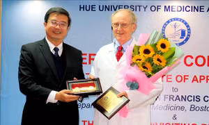 Trao chức danh Giáo sư Thỉnh giảng cho Giáo sư Đại học Antwerp